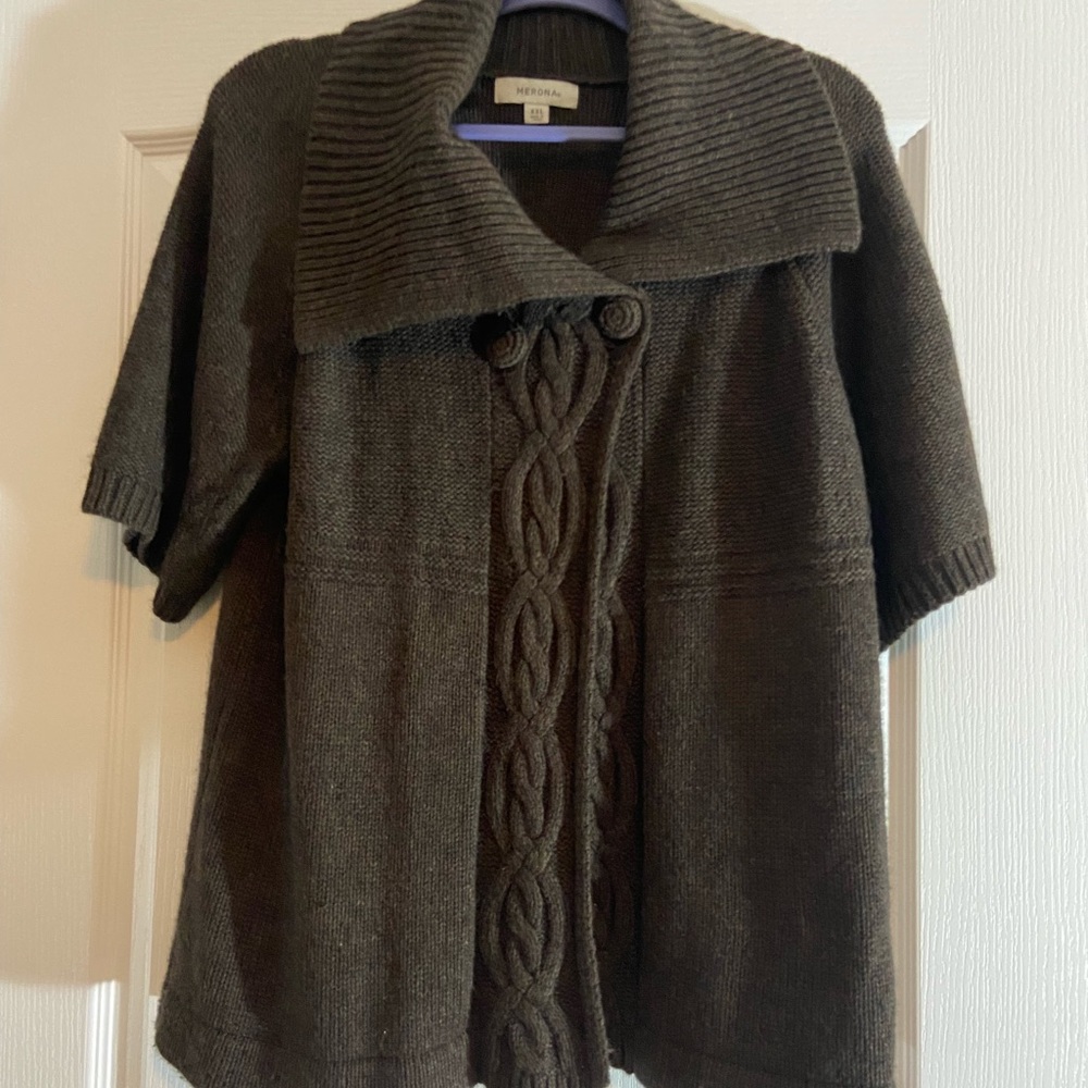 Short sleeved Sweater